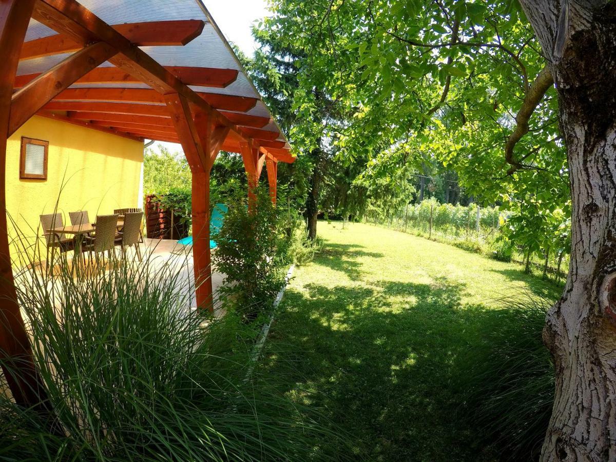 Menta Holiday Home Бадачоньтомай Экстерьер фото